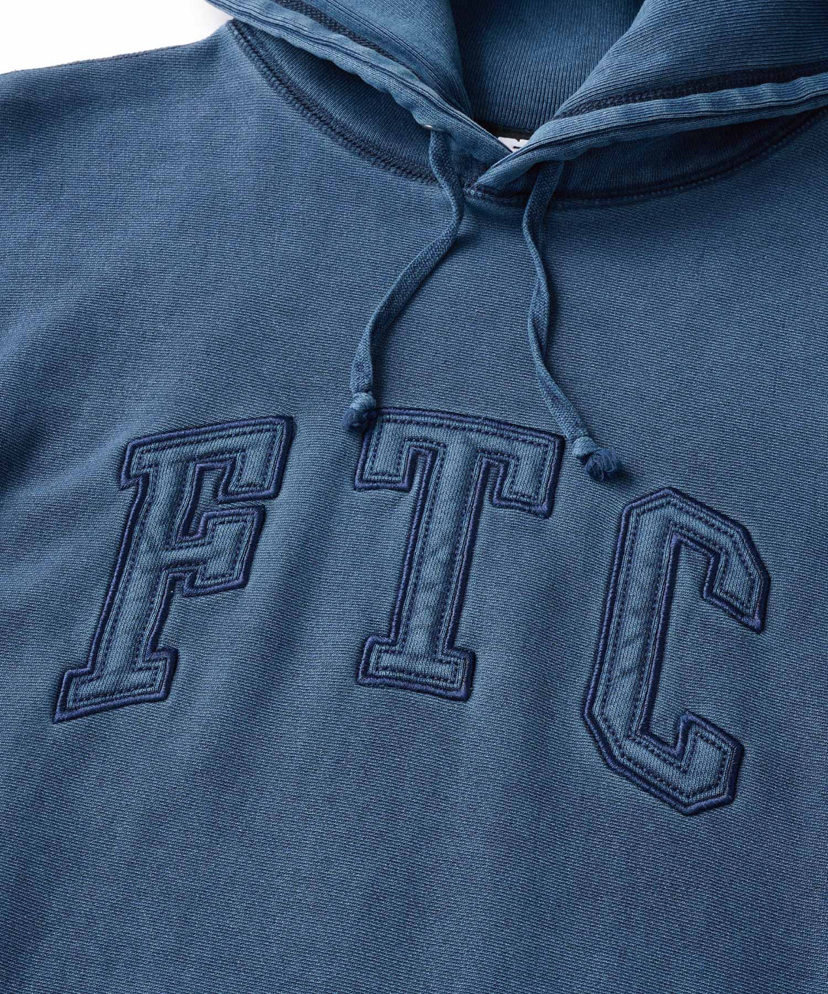 FTC CLASSIC COLLEGE APPLIQUE PULLOVER HOODED SWEATSHIRT